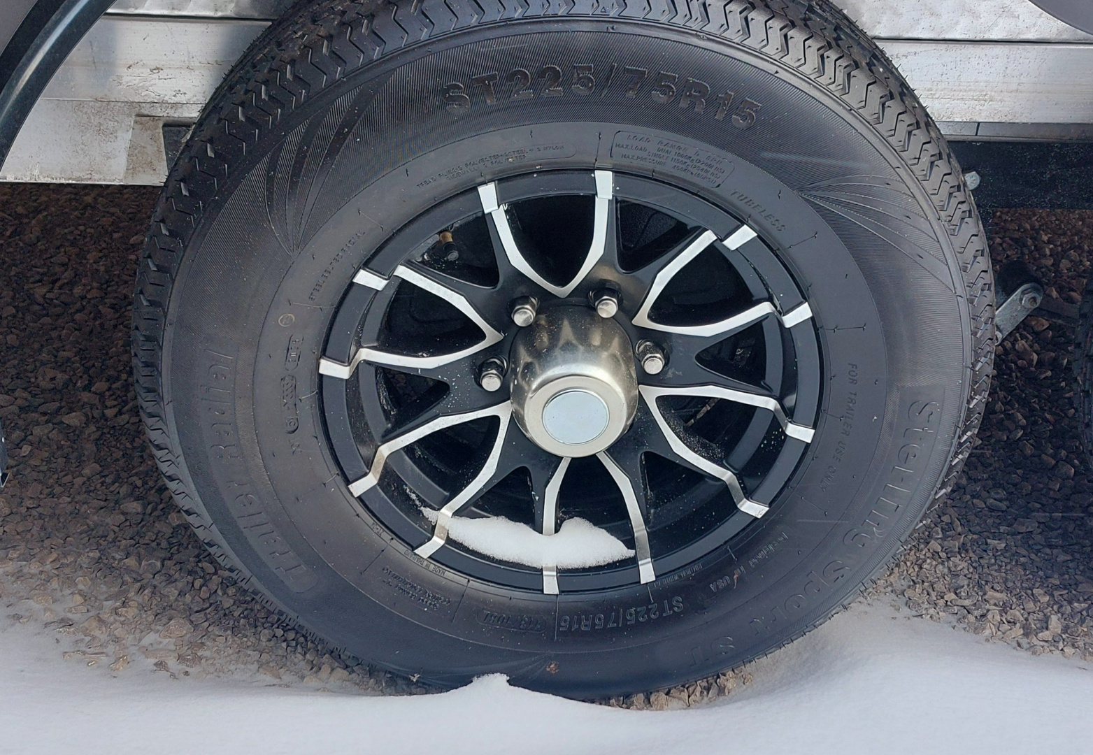 New 8 x 14 + 4' V SNOWMOBILE/CAR HAULER ENCLOSED ALL ALUMINUM 2026 LIGHTNING