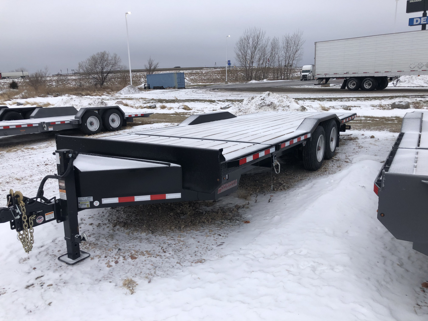 New 2025 Midsota TBWB-22 17.6K Tilt Trailer