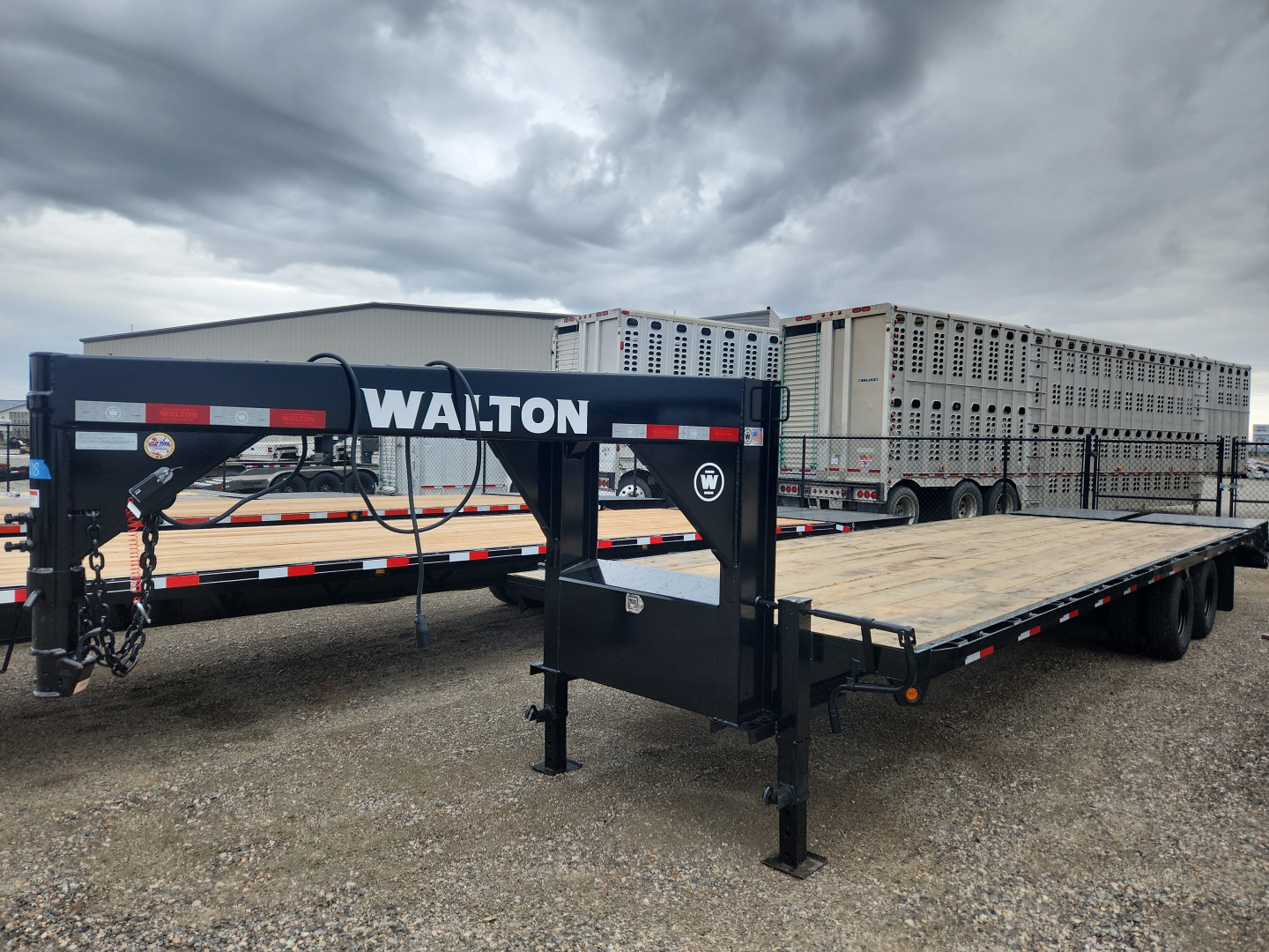 New 2026 Walton Trailer 30' TANDEM DUALLY Flatbed Trailer