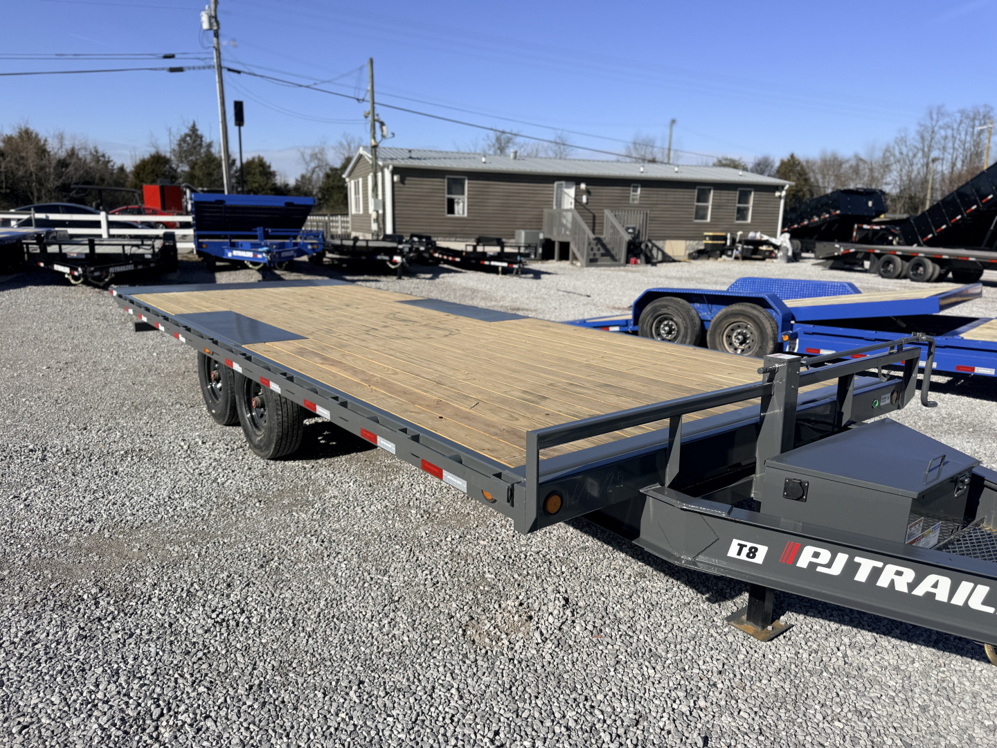 New 2026 PJ Trailers 102X22 DECK-OVER 22’ TILT 16K GVWR Tilt Trailer