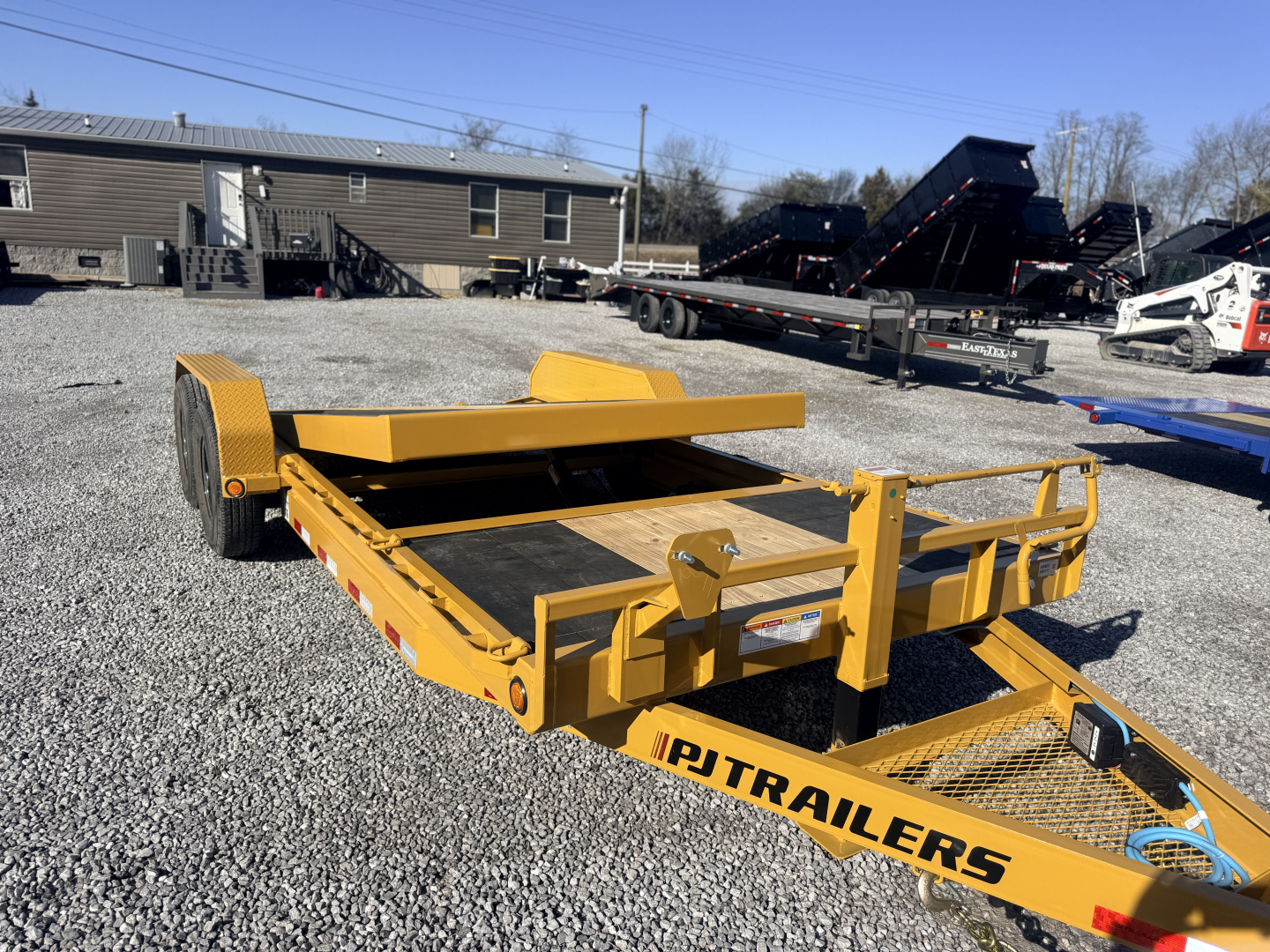 New 2026 PJ Trailers 7X20 GRAVITY TILT 14K GVWR Equipment Trailer
