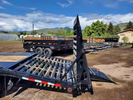 New 2026 Iron Bull 25' 24k Deckover Gooseneck Trailer