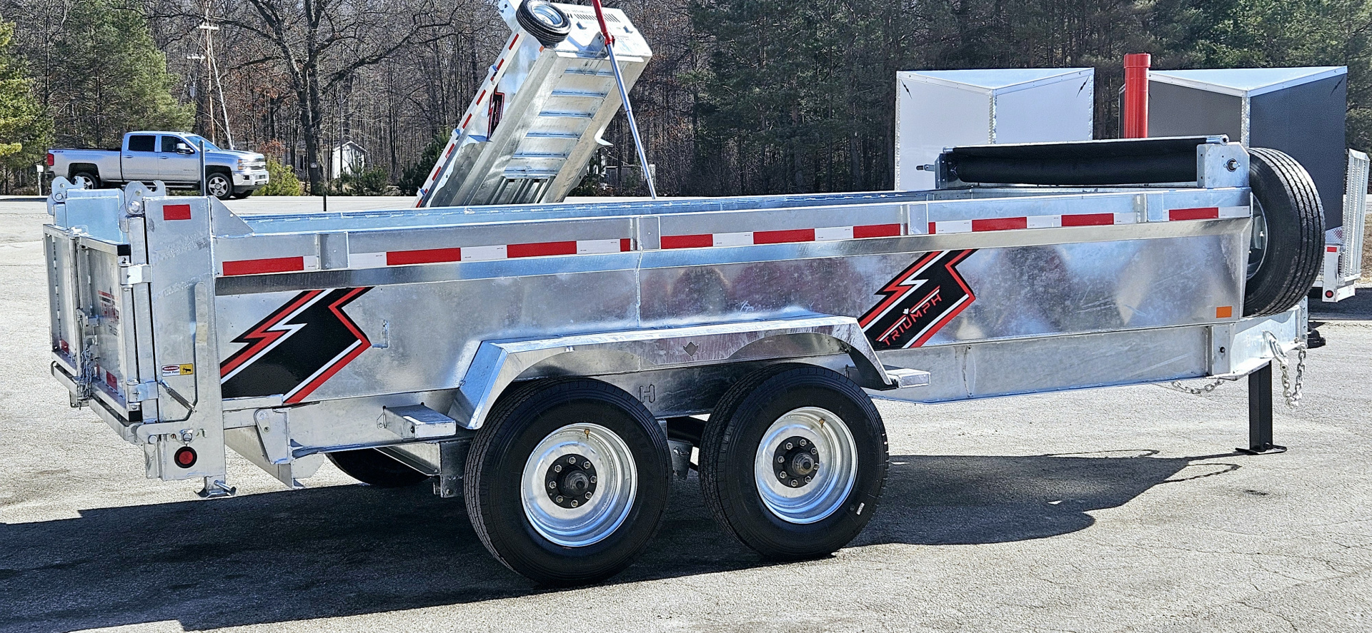 New 82X16 GALVANIZED DUMP 10K AXLES HYDRAULIC JACK 2026 TRIUMPH SPARE TIRE & REMOTE INCLUDED
