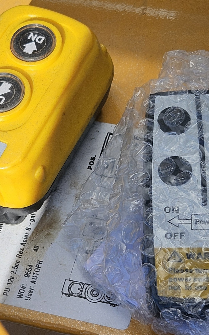 New 82X16 GALVANIZED DUMP 10K AXLES HYDRAULIC JACK 2026 TRIUMPH SPARE TIRE & REMOTE INCLUDED