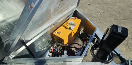 New 82X16 GALVANIZED DUMP 10K AXLES HYDRAULIC JACK 2026 TRIUMPH SPARE TIRE & REMOTE INCLUDED