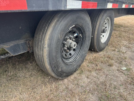 Used 2024 East Texas Trailers 10240GN Deckover Trailer