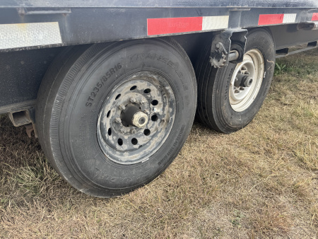 Used 2024 East Texas Trailers 10240GN Deckover Trailer