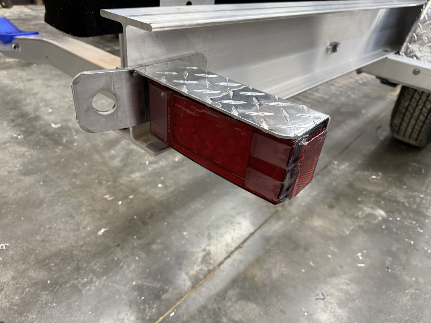 New 2026 WaterMade Boat Trailers WM26-28 10KS Bowrider