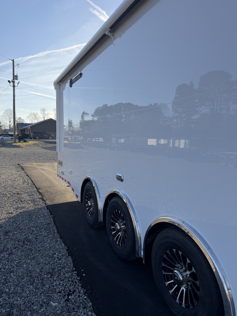 New 2026 Haulmark 44 Gooseneck Bathroom, Black PolyCor, 21K GVWR, Air Prep, Awning, A/C, Landing Light PKG, Hyd. Tongue Jack