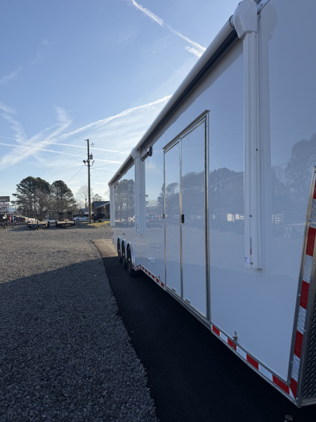 New 2026 Haulmark 44 Gooseneck Bathroom, Black PolyCor, 21K GVWR, Air Prep, Awning, A/C, Landing Light PKG, Hyd. Tongue Jack