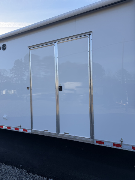 New 2026 Haulmark 44 Gooseneck Bathroom, Black PolyCor, 21K GVWR, Air Prep, Awning, A/C, Landing Light PKG, Hyd. Tongue Jack