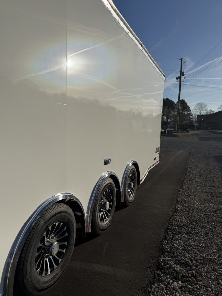 New 2026 Haulmark 44 Gooseneck Bathroom, Black PolyCor, 21K GVWR, Air Prep, Awning, A/C, Landing Light PKG, Hyd. Tongue Jack