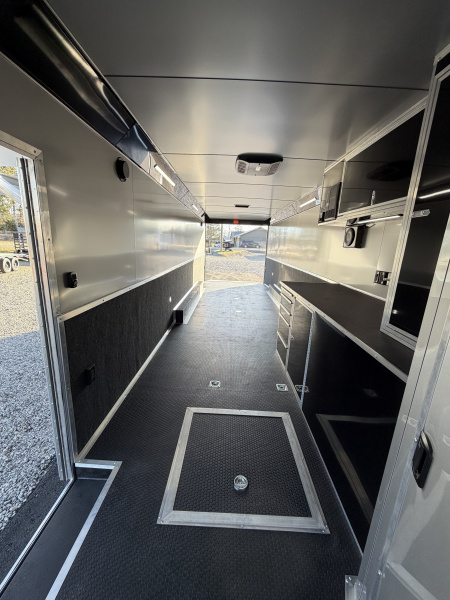 New 2026 Haulmark 44 Gooseneck Bathroom, Black PolyCor, 21K GVWR, Air Prep, Awning, A/C, Landing Light PKG, Hyd. Tongue Jack