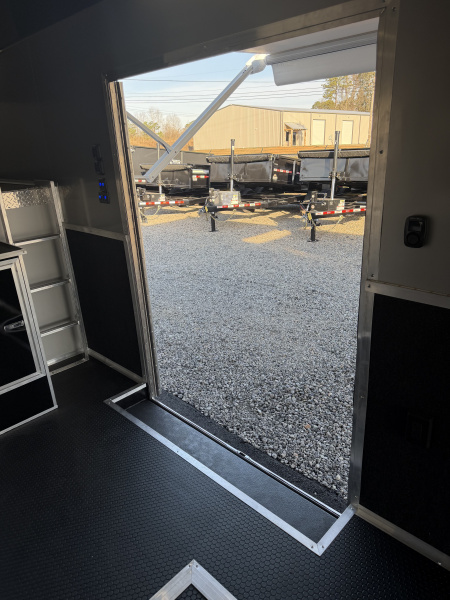 New 2026 Haulmark 44 Gooseneck Bathroom, Black PolyCor, 21K GVWR, Air Prep, Awning, A/C, Landing Light PKG, Hyd. Tongue Jack