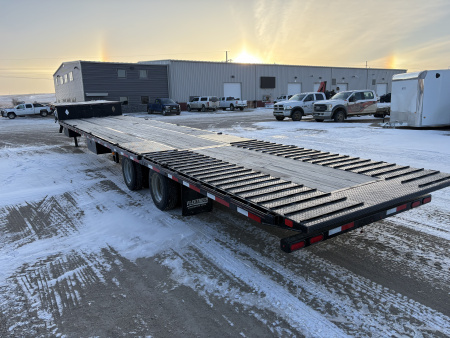 Used 2021 Diamond C Trailers 44’ hydraulic dovetail step deck Flatbed Trailer