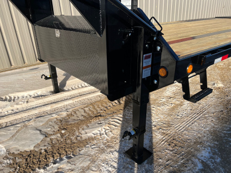 New 2026 PJ Trailers 25' Quest LQ Gooseneck Flatbed Trailer