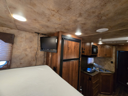 Used 2014 Lakota 4H Charger Trailer