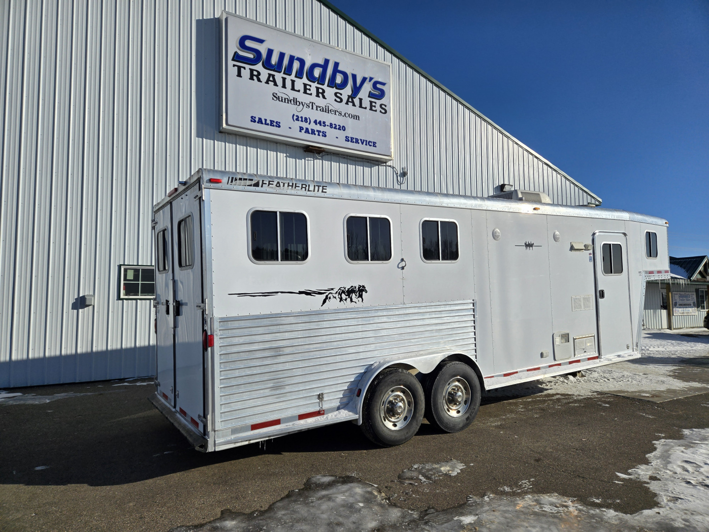 Used 2005 Featherlite 3H 9'SW Horse Trailer