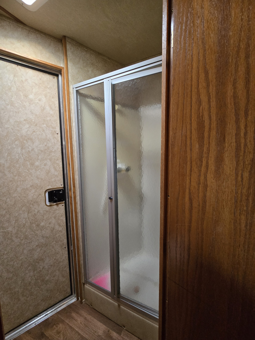 Used 2005 Featherlite 3H 9'SW Horse Trailer