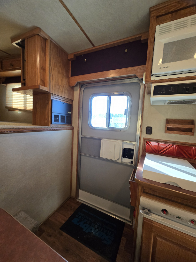 Used 2005 Featherlite 3H 9'SW Horse Trailer