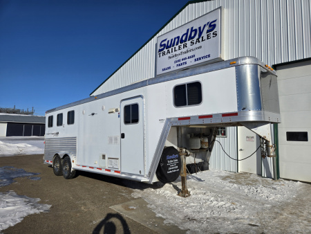 Used 2005 Featherlite 3H 9'SW Horse Trailer