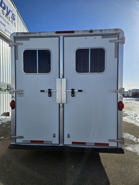 Used 2005 Featherlite 3H 9'SW Horse Trailer