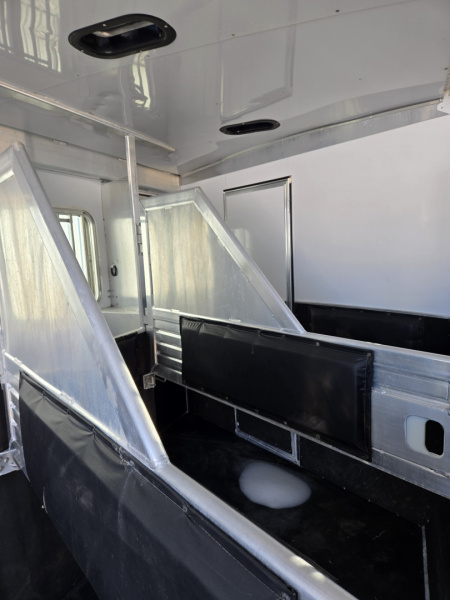Used 2005 Featherlite 3H 9'SW Horse Trailer