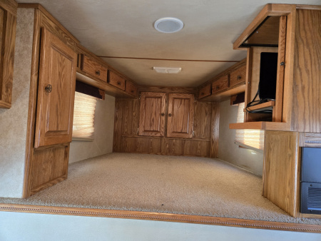 Used 2005 Featherlite 3H 9'SW Horse Trailer