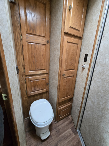 Used 2005 Featherlite 3H 9'SW Horse Trailer