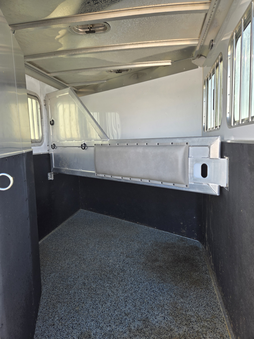 Used 2023 Featherlite 2 Horse Trailer