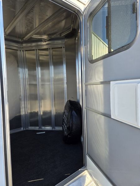 Used 2023 Featherlite 2 Horse Trailer