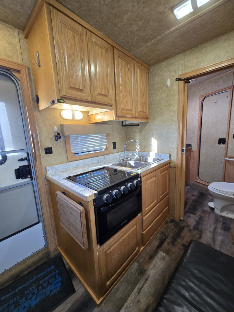 Used 2008 Exiss 4H Horse Trailer