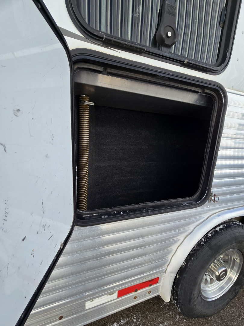 Used 2008 Exiss 4H Horse Trailer