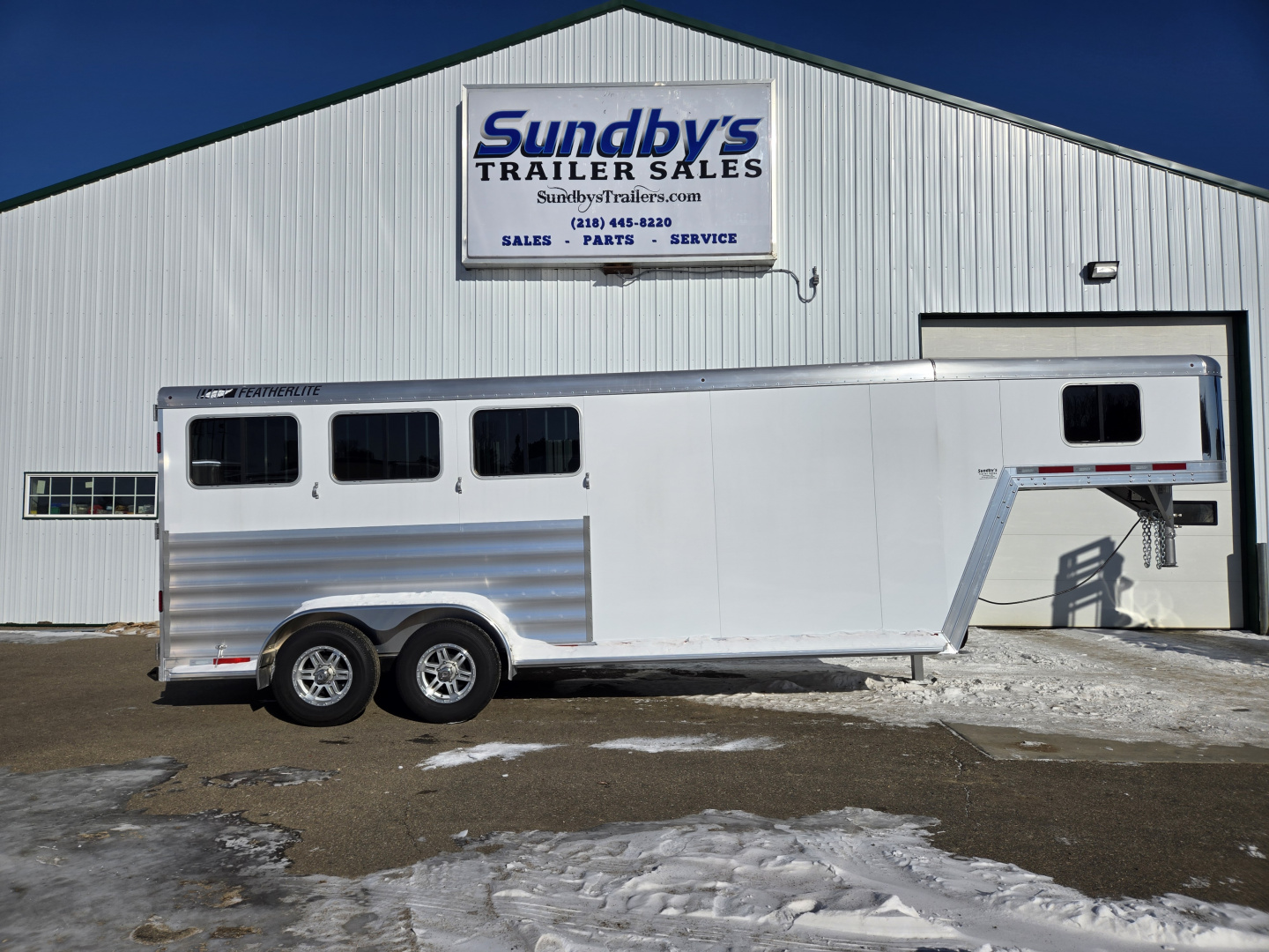 New 2025 Featherlite 3H 7350-STD Trailer
