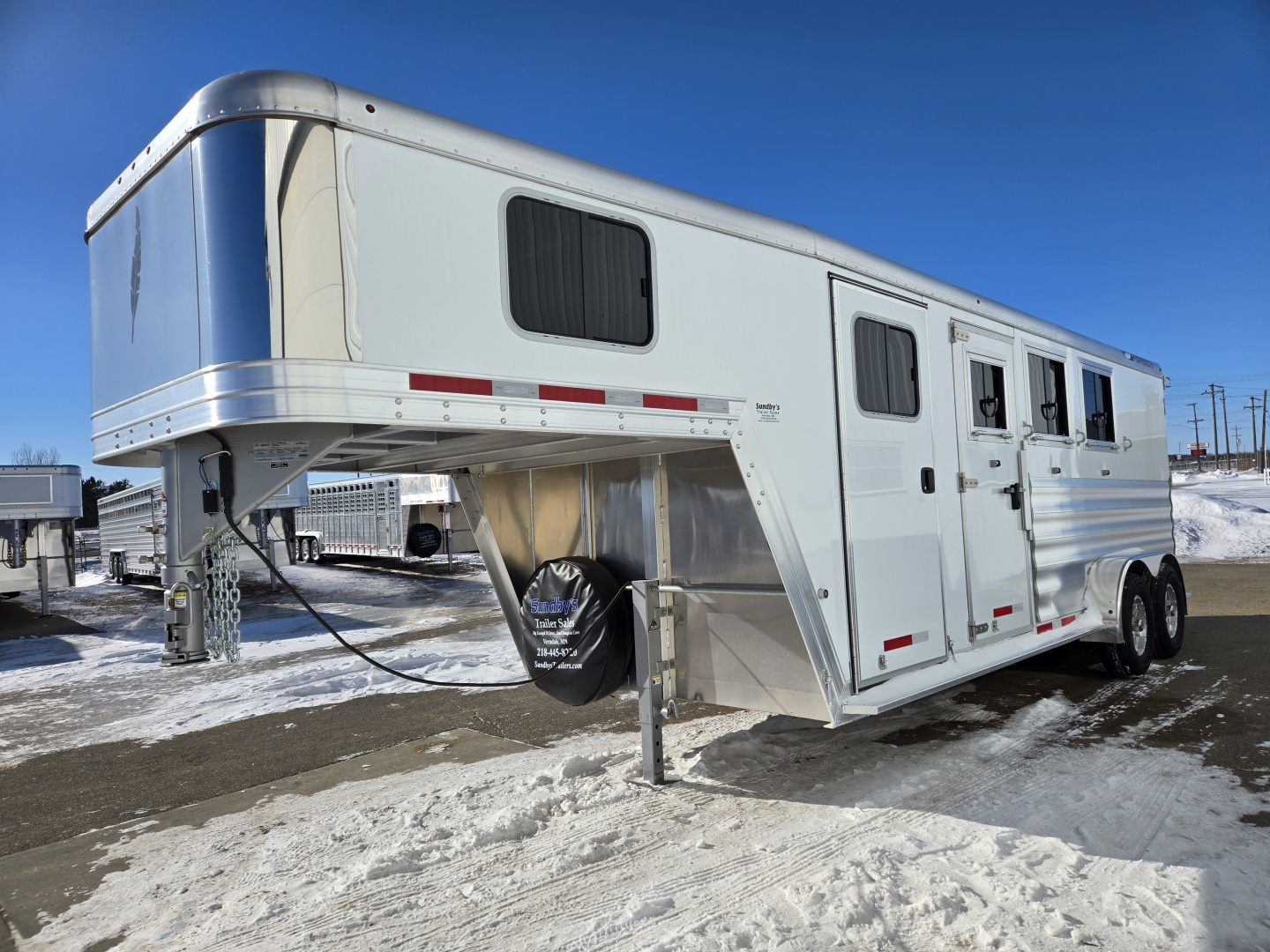 New 2025 Featherlite 3H 7350-STD Trailer