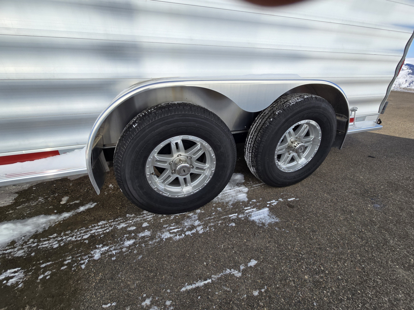 New 2025 Featherlite 3H 7350-STD Trailer