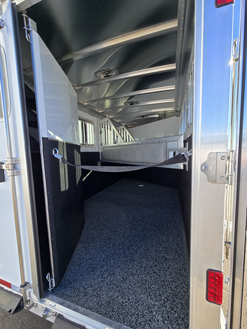 New 2025 Featherlite 3H 7350-STD Trailer