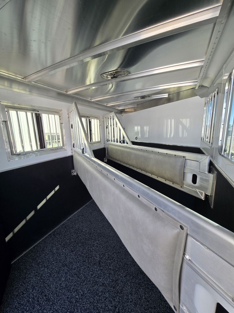 New 2025 Featherlite 3H 7350-STD Trailer