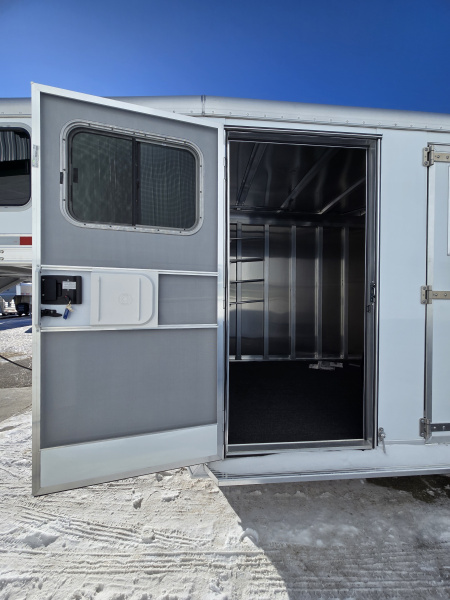 New 2025 Featherlite 3H 7350-STD Trailer