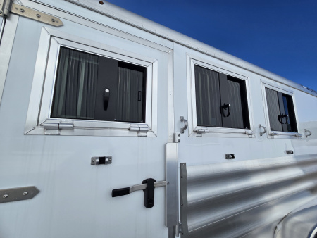 New 2025 Featherlite 3H 7350-STD Trailer