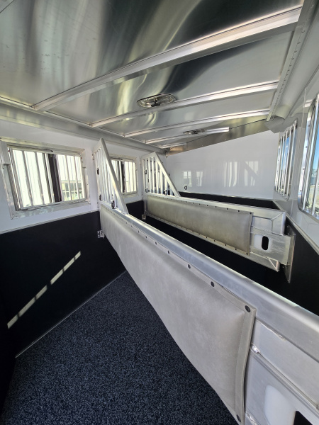 New 2025 Featherlite 3H 7350-STD Trailer