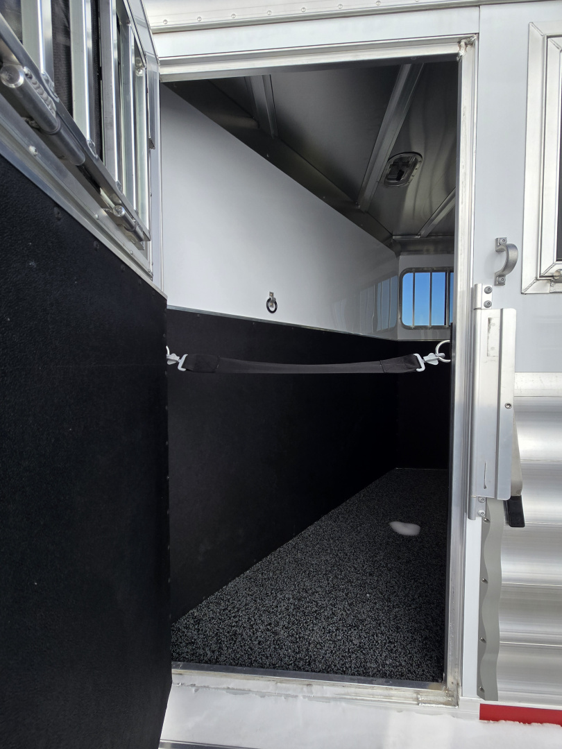 New 2026 Featherlite 7348-STD 3 Horse Trailer