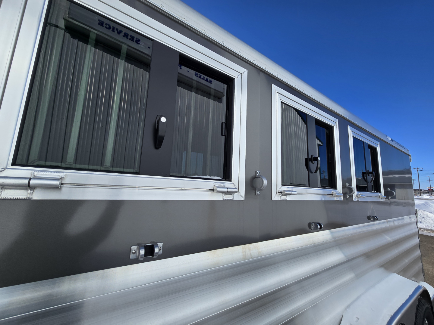 New 2026 Featherlite 7348-STD 3 Horse Trailer