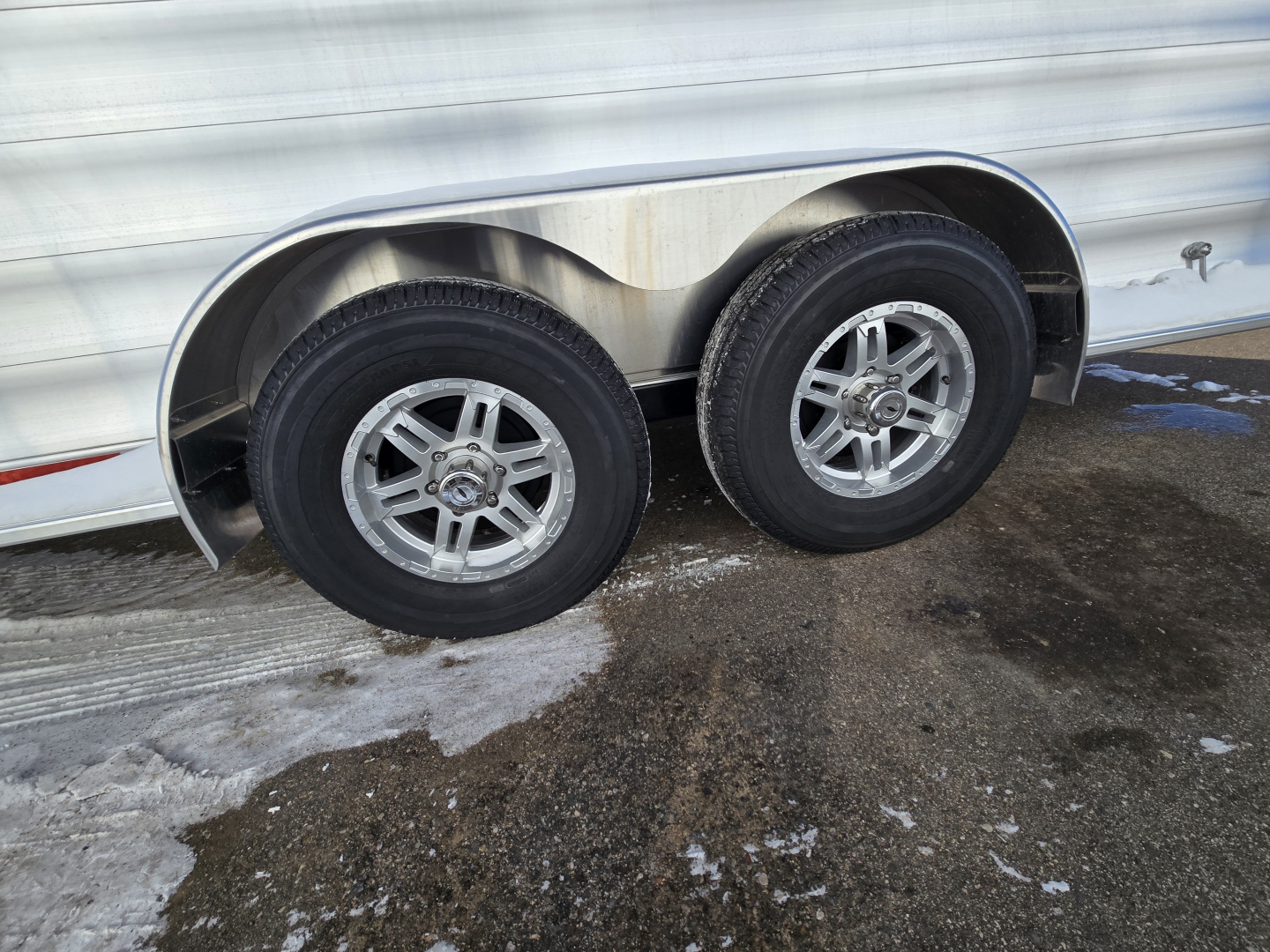 New 2026 Featherlite 7348-STD 3 Horse Trailer