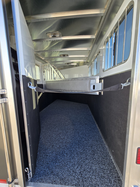 New 2026 Featherlite 7348-STD 3 Horse Trailer