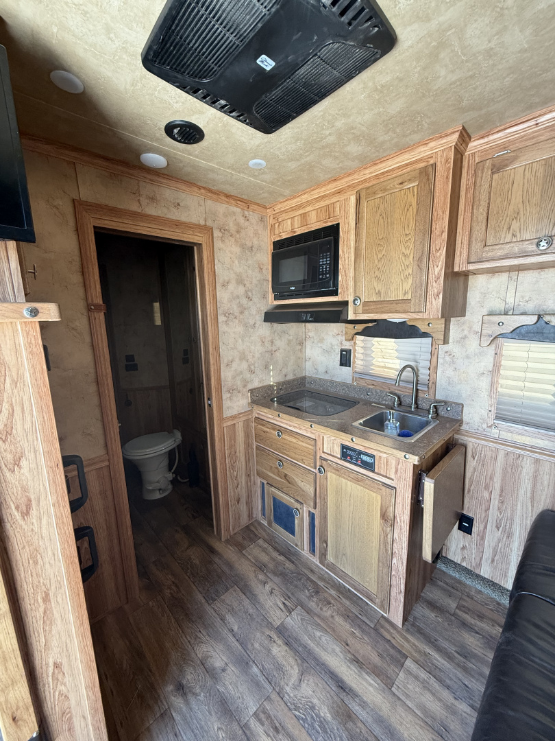 Used 2017 Sierra Trailers LARAMIE 310 Horse Trailer