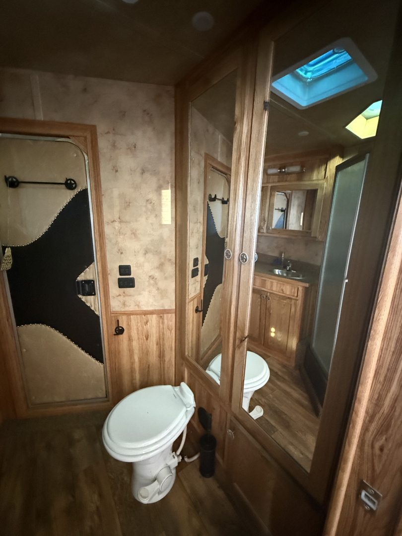 Used 2017 Sierra Trailers LARAMIE 310 Horse Trailer