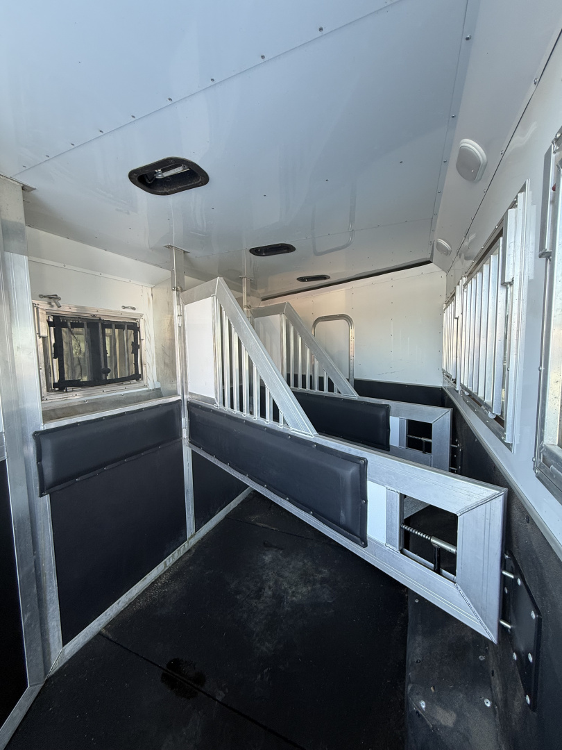 Used 2017 Sierra Trailers LARAMIE 310 Horse Trailer