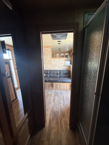 Used 2017 Sierra Trailers LARAMIE 310 Horse Trailer