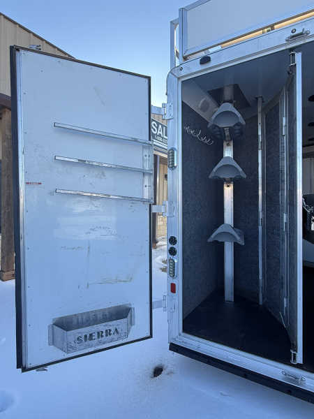 Used 2017 Sierra Trailers LARAMIE 310 Horse Trailer